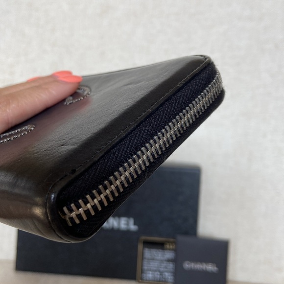 Chanel Black Silver Embo Long Zip w/ Large CC - Picture 6 of 12